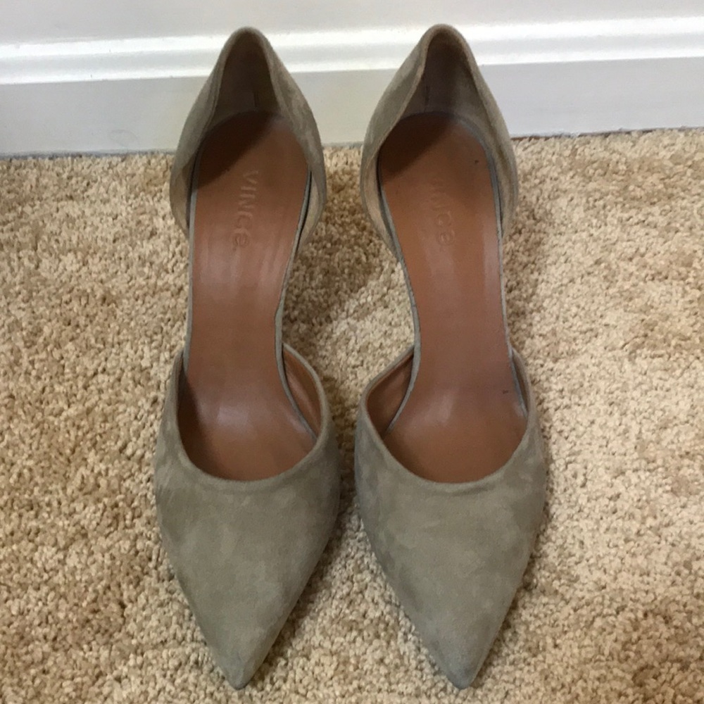 Vince SZ 9M suede D’Orsay pointed toe pumps
